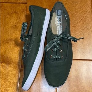 Army green keds